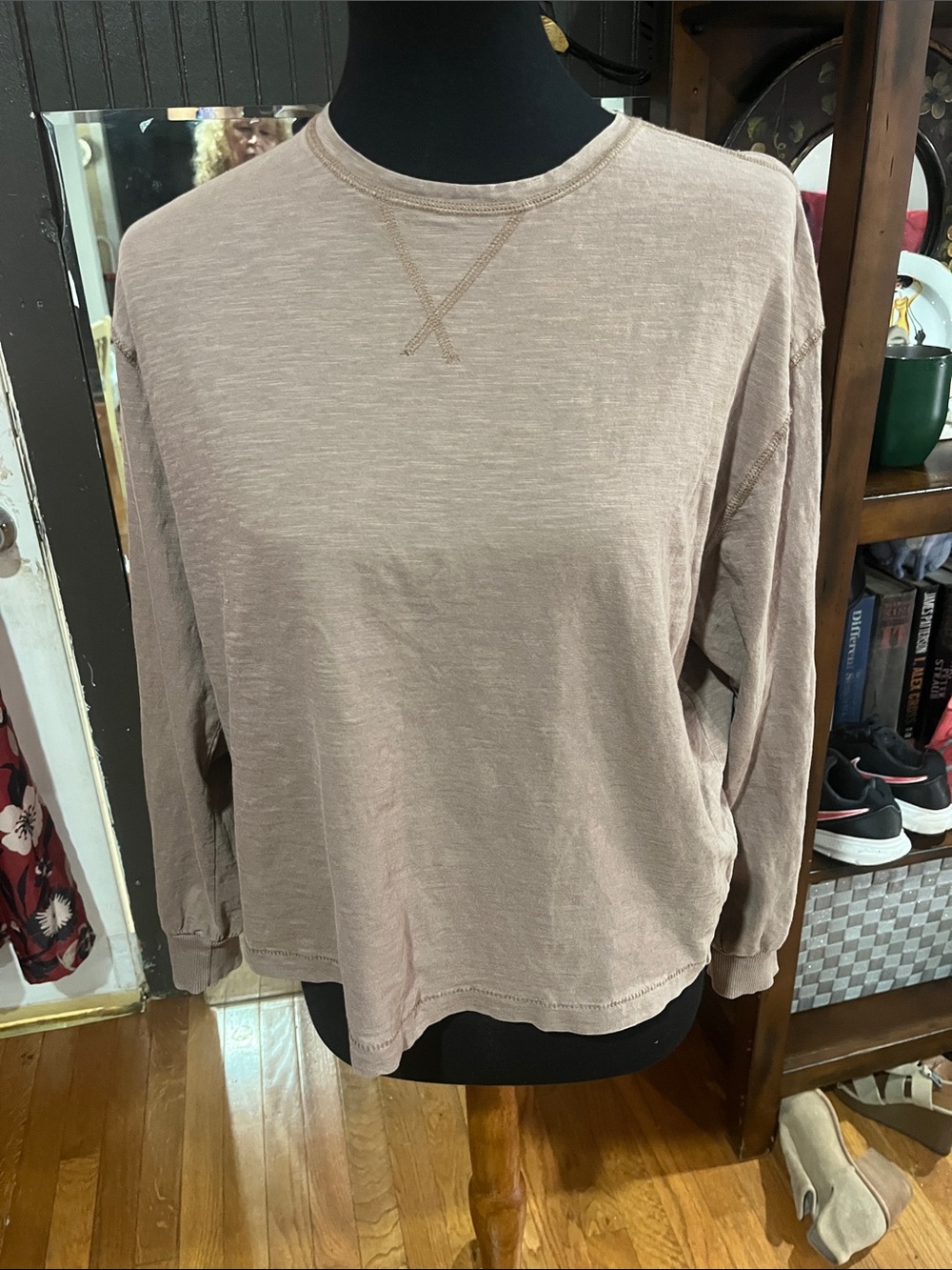 Universal Thread Women's Long-Sleeve Crewneck Sweatshirt - Dusty Rose